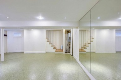 Rebuilt in 2004, this stunning residence sits on an oversized 7 - photo 42