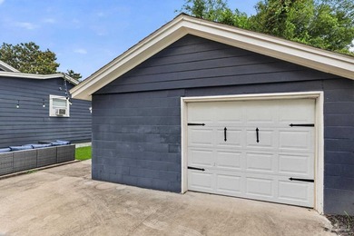 Currently operating as a successful short-term rental, this - photo 3