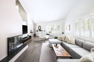 Beautifully renovated and move-in ready, this Westhampton - photo 3