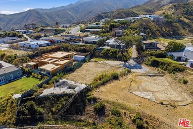 3442 Cloudcroft Dr, Malibu is uniquely positioned on a 15,278 - photo 11