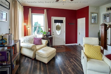 Spacious 2-story home in a convenient Dunbar location! This home - photo 3