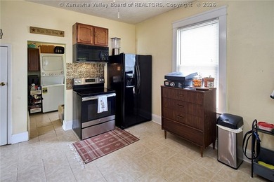Spacious 2-story home in a convenient Dunbar location! This home - photo 8