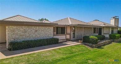Gorgeous 2 bedroom 2 bath HORSESHOE BAY TOWNHOME - has been - photo 3