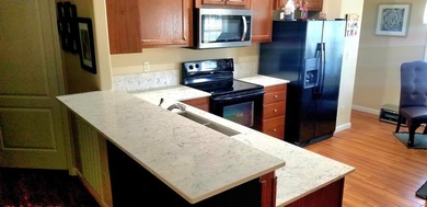 Stunning 3-Bed, 2-Bath Mobile Home in 55+ Gated Community - photo 9