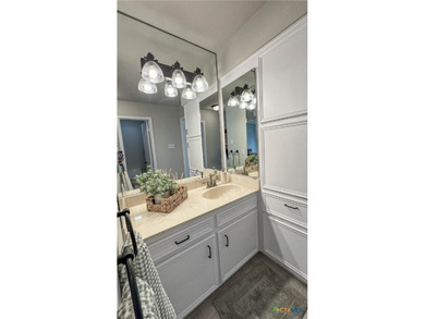 Gorgeous 2 bedroom 2 bath HORSESHOE BAY TOWNHOME - has been - photo 10