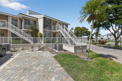 Experience breathtaking beach and Gulf views from this spacious - photo 4