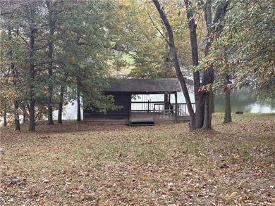 Lake Viking Lot For Sale in Gallatin Missouri