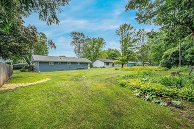 Charming and beautifully updated 3 bedroom 1 bath home situated - photo 20