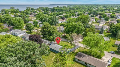 Charming and beautifully updated 3 bedroom 1 bath home situated - photo 24
