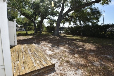 Charming 2-bedroom, 2-bath mobile home located in 55+ community - photo 4