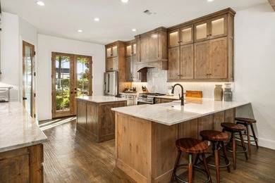 Updated Waterfront Home in The Pinnacle Golf Club, Cedar Creek - photo 8