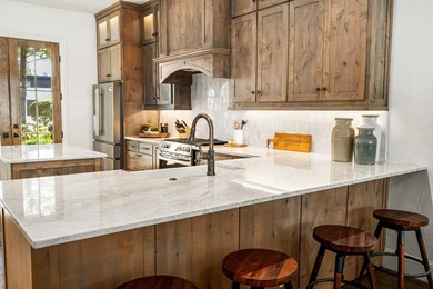 Updated Waterfront Home in The Pinnacle Golf Club, Cedar Creek - photo 9