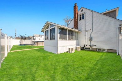 Welcome to this charming 3-bedroom, 2 full bathroom Cape nestled - photo 10