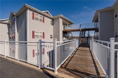 WALK-IN-NO STEPS LAKE LIVING! Experience effortless lakeside