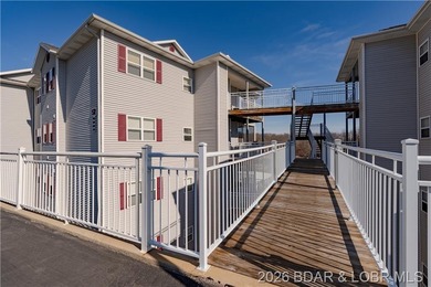 WALK-IN-NO STEPS LAKE LIVING! Experience effortless lakeside