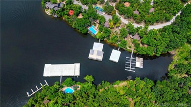 Enjoy treehouse-style living with true lakefront views and all - photo 41