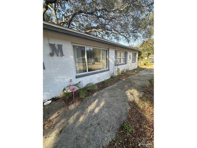 Affordable 3/2 Corner Lot Home - Ideal Starter or Investment! - photo 2