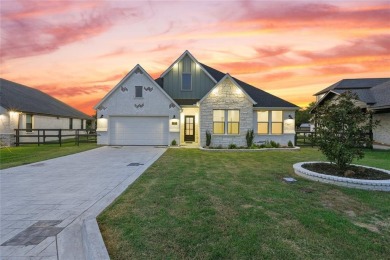 Lake Home For Sale in Trinidad, Texas