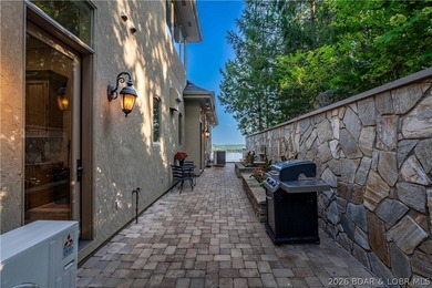 Experience exceptional craftsmanship & timeless design in this - photo 34