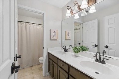 Southern Charm Meets Storybook Setting - Welcome to a truly - photo 42