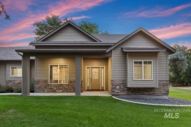 This stunning home in the gated community Kanaka Rapids blends - photo 2