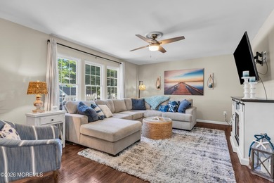 Welcome to this spacious 2 story colonial in Shelter Cove. This - photo 14