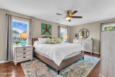 Welcome to this spacious 2 story colonial in Shelter Cove. This - photo 16