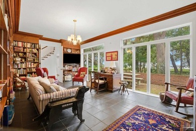 Gulf Breeze proper is one of the most sought-after addresses on - photo 6