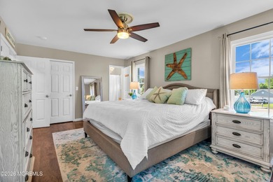 Welcome to this spacious 2 story colonial in Shelter Cove. This - photo 17