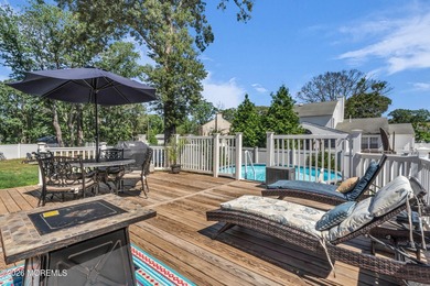 Welcome to this spacious 2 story colonial in Shelter Cove. This - photo 25