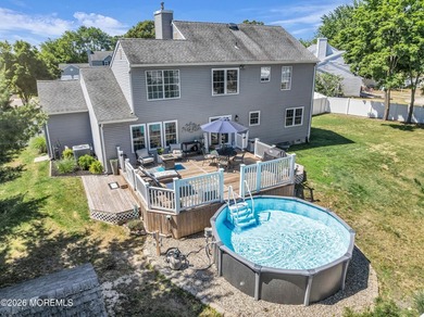 Welcome to this spacious 2 story colonial in Shelter Cove. This - photo 27