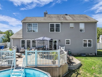 Welcome to this spacious 2 story colonial in Shelter Cove. This - photo 28