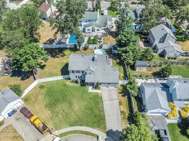 Welcome to this spacious 2 story colonial in Shelter Cove. This - photo 35