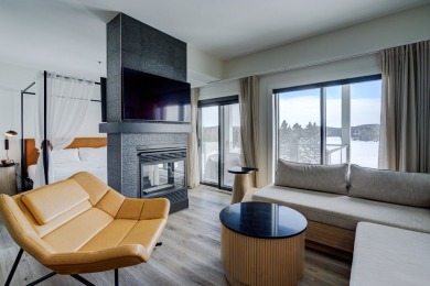 Lake Home For Sale in EstéRel,