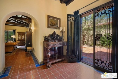 Hidden behind walls and gates in Old Las Palmas, The Cloisters - photo 18