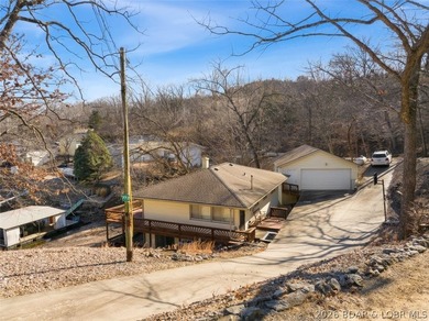 Updated Lake Front Home with Cove protection and Main Channel - photo 4