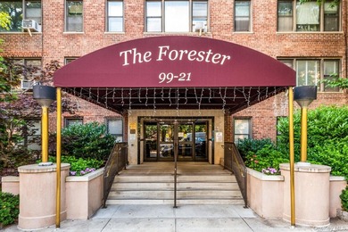 Spacious Studio in Prime Forest Hills - Low Maintenance, Pet - photo 1