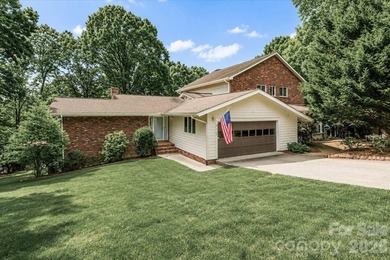 This exceptional Lake Norman waterfront investment property in - photo 4