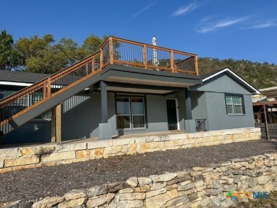 Lake Home For Sale in Canyon Lake, Texas
