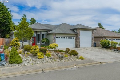 Welcome to this move-in ready custom home in the sought-after - photo 2