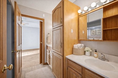 Beautiful and spacious one-level patio home located on a nearly - photo 10
