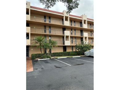 Lake Condo For Sale in Margate, Florida