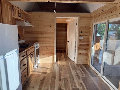 Wonderful investment property. Tenant has signed a one year - photo 5