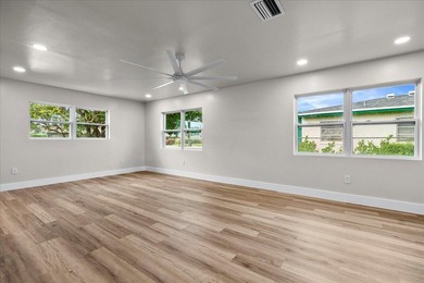 Beautifully renovated 4BR/3.5BA home in the heart of Lake Park - photo 15