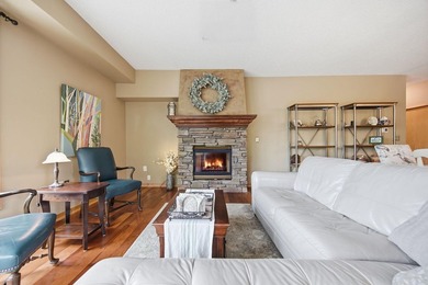 Beautiful end unit in luxury condo building. Cement floors for - photo 15