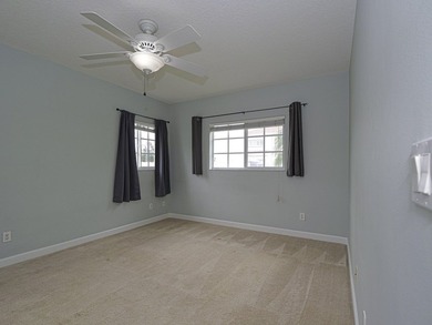 Beautifully maintained, move-in ready 2/2 + garage, impact - photo 17