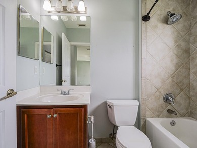 Beautifully maintained, move-in ready 2/2 + garage, impact - photo 21