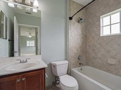Beautifully maintained, move-in ready 2/2 + garage, impact - photo 22