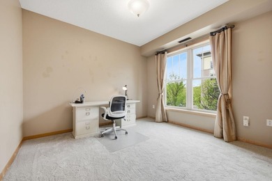 Beautiful end unit in luxury condo building. Cement floors for - photo 25