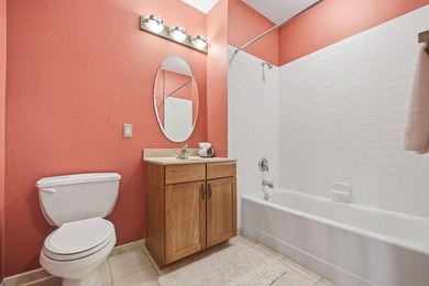 Beautiful end unit in luxury condo building. Cement floors for - photo 26